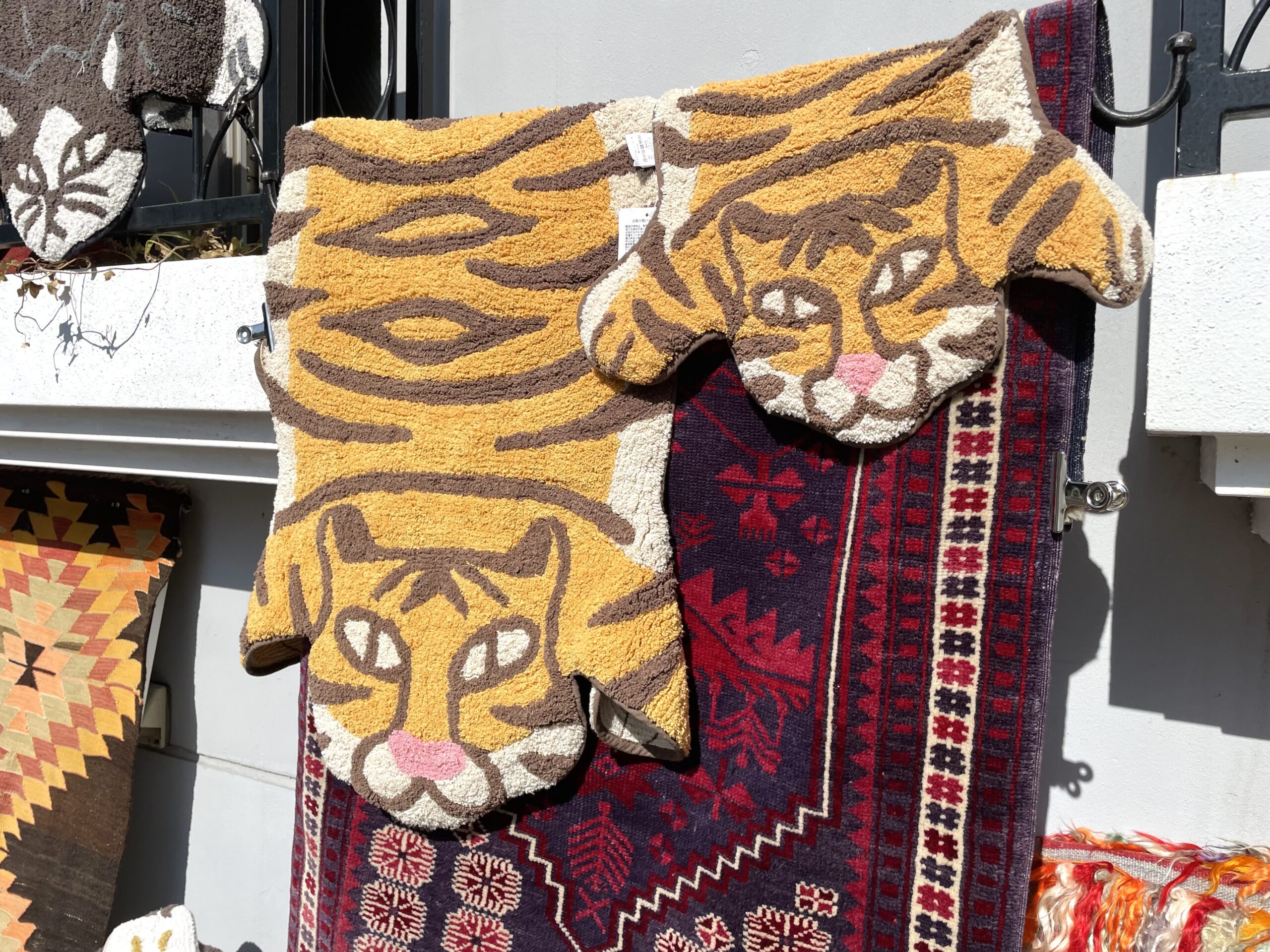 トラ柄やかわいい絨毯をたくさん扱っている原宿のマンモスイスタンブル